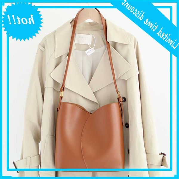 korean leisure bucket bag with foreign style
korean leisure bucket bag with foreign style