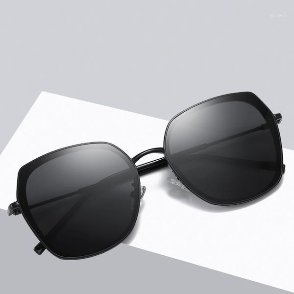 sunglasses 2021 women polarized outdoor traveling fashion sun glasses uv4001, White;black
sunglasses 2021 women polarized outdoor traveling fashion sun glasses uv4001, White;black