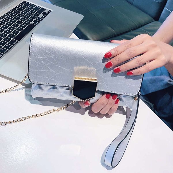 luxurys designers ins new 2021 fashion lingge hand korean versatile mini lock messenger bag
luxurys designers ins new 2021 fashion lingge hand korean versatile mini lock messenger bag