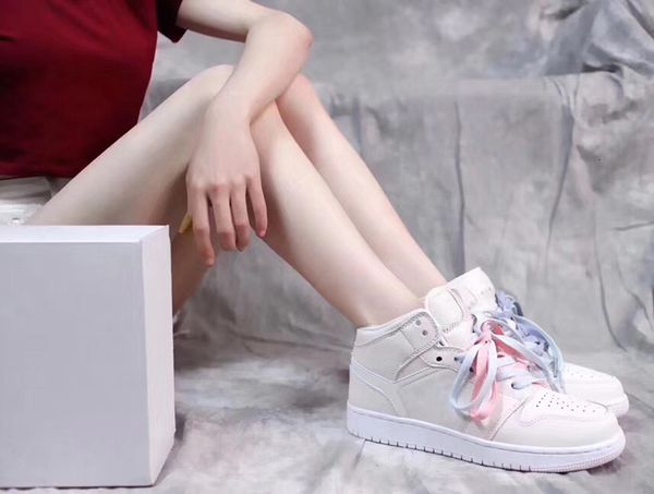 high 1 mid gs women basketball shoes 1s og 3 mandarin duck four-color elegant beige sports shoes 5.5-8.5, White;red
high 1 mid gs women basketball shoes 1s og 3 mandarin duck four-color elegant beige sports shoes 5.5-8.5, White;red