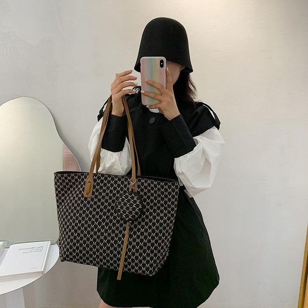 women's handbags designer luxury shoulder bags female hobos tote bag large capacity shopping underarm bags
women's handbags designer luxury shoulder bags female hobos tote bag large capacity shopping underarm bags