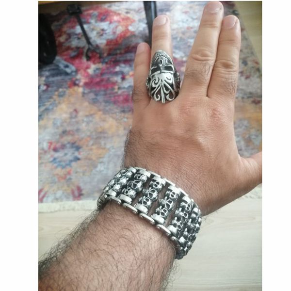 wide version of men's skeleton bracelet punk 316 stainless steel multiple skull heads charm bracelets biker hand chain 200928, Black
wide version of men's skeleton bracelet punk 316 stainless steel multiple skull heads charm bracelets biker hand chain 200928, Black