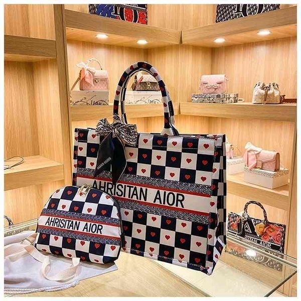 2022 latest models handbag wholesale high-grade large capacity versatile style red gift hand small single shoulder bag
2022 latest models handbag wholesale high-grade large capacity versatile style red gift hand small single shoulder bag