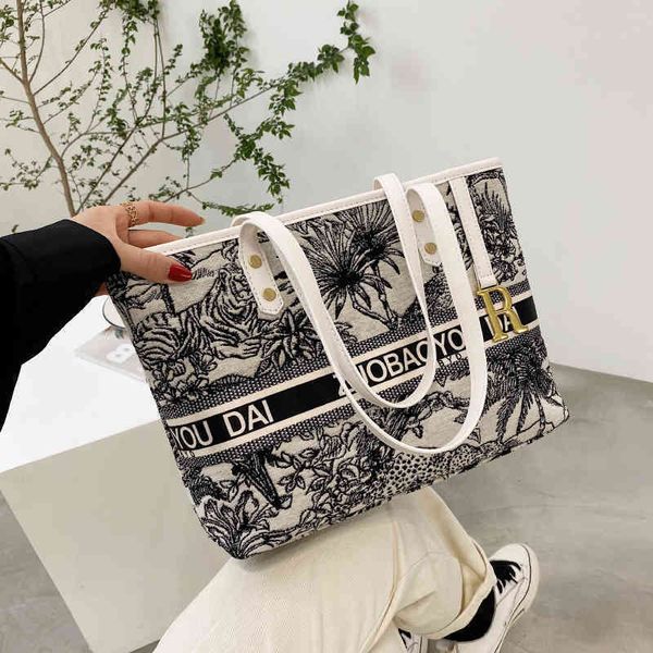 2022 latest models handbag wholesale special big women's large capacity korean embroidered embroidered one shoulder tote
2022 latest models handbag wholesale special big women's large capacity korean embroidered embroidered one shoulder tote