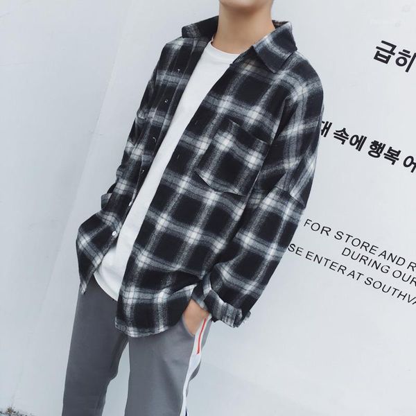 men's casual shirts 2021 spring and summer men's long-sleeved plaid shirt loose fashion wild social personality street tide colleg, White;black
men's casual shirts 2021 spring and summer men's long-sleeved plaid shirt loose fashion wild social personality street tide colleg, White;black