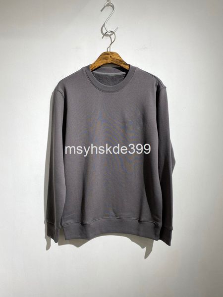 men's t-shirts men's sweater high-end long sleeved t-shirt guangzhou physical luxury trend, White;black
men's t-shirts men's sweater high-end long sleeved t-shirt guangzhou physical luxury trend, White;black
