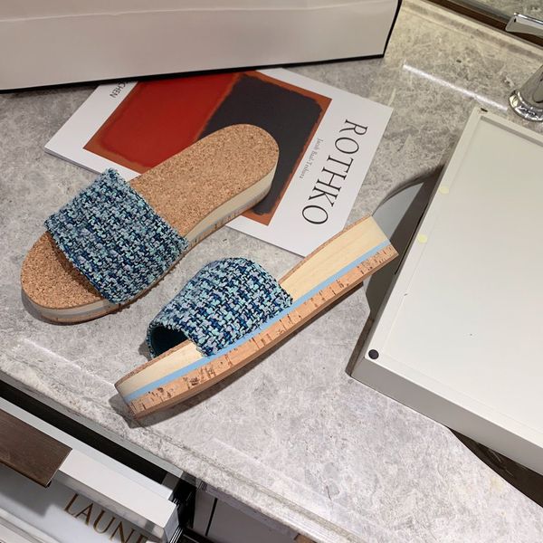 womens fashionable leather slipper luxury designer classic pop all sheepskin rhomboid pattern thick sole slippers with complete packaging si, Black
womens fashionable leather slipper luxury designer classic pop all sheepskin rhomboid pattern thick sole slippers with complete packaging si, Black