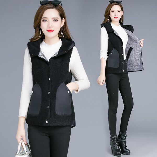jacket women's jacket short coat 2020 new fur one-piece granular fleece vest with waistcoat outside, Black;white
jacket women's jacket short coat 2020 new fur one-piece granular fleece vest with waistcoat outside, Black;white