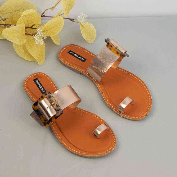 sandels new sandals for women summer outside beach flat slides shoes designer fashion style slippers woman leather basic flip flops 220303, Black
sandels new sandals for women summer outside beach flat slides shoes designer fashion style slippers woman leather basic flip flops 220303, Black
