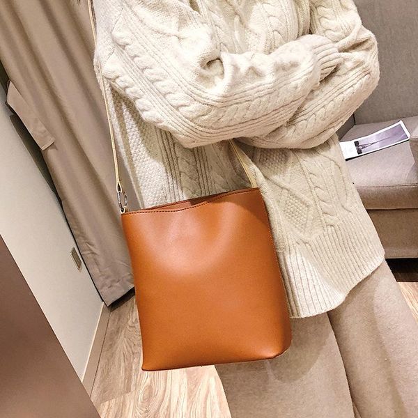 fashion women bucket bags handbags 2020 new arrival female casual hasp vintage shoulder bags messenger
fashion women bucket bags handbags 2020 new arrival female casual hasp vintage shoulder bags messenger