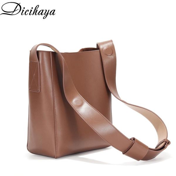 dicihaya genuine leather new design handbags bucket bag women 2020 cowhide female single shoulder messenger portable ladies bags
dicihaya genuine leather new design handbags bucket bag women 2020 cowhide female single shoulder messenger portable ladies bags