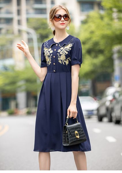 715 2020 brand same style dress pleated lapel neck a line above knee short sleeve embroidery flora print fashion womens clothes jq, Black
715 2020 brand same style dress pleated lapel neck a line above knee short sleeve embroidery flora print fashion womens clothes jq, Black