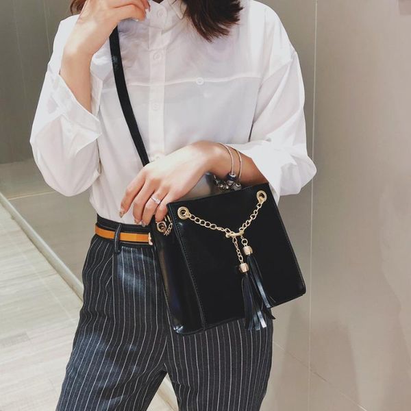 small solid color pu leather crossbody bags for women 2020 summer lady shoulder bag tassel design hand bags female simple totes
small solid color pu leather crossbody bags for women 2020 summer lady shoulder bag tassel design hand bags female simple totes