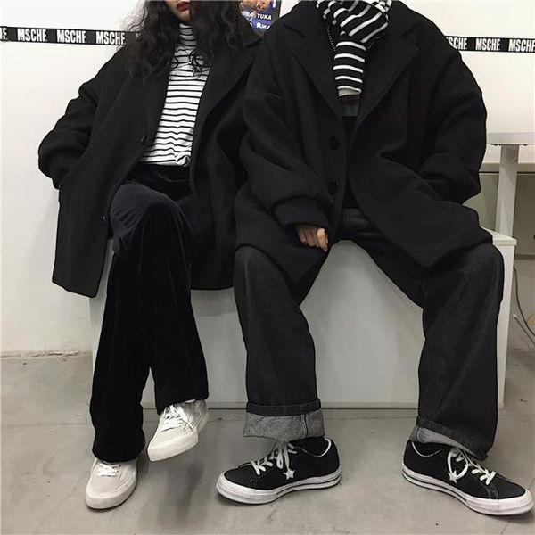 2020 new autumn and winter popular loose joker long coat small black woolen coat
2020 new autumn and winter popular loose joker long coat small black woolen coat
