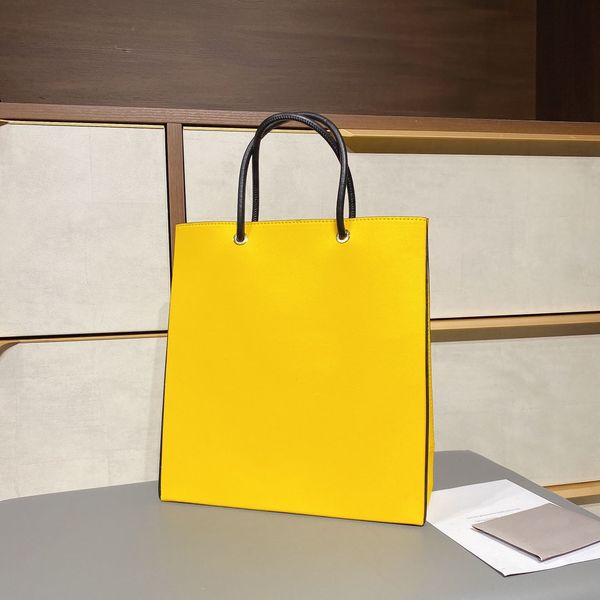 handbag luxury retro nostalgic 3a classic brand 29cm*28cm black shopping bag leather large capacity handbag lady shoul
handbag luxury retro nostalgic 3a classic brand 29cm*28cm black shopping bag leather large capacity handbag lady shoul