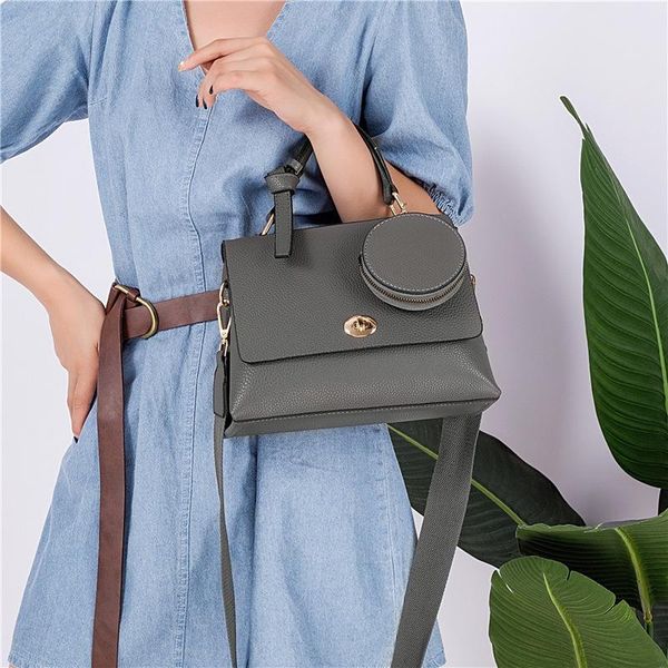 cross body women bag 2021 second leather splicing personality fashion designer luxury handbags crossbody messenger shoulder bags Â
cross body women bag 2021 second leather splicing personality fashion designer luxury handbags crossbody messenger shoulder bags Â