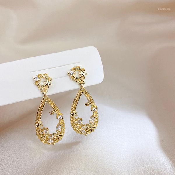 2pcs/set vintage women earrings set water drop carved crystal pendant gold earring exquisite wedding party female jewelry gifts1, Golden;silver
2pcs/set vintage women earrings set water drop carved crystal pendant gold earring exquisite wedding party female jewelry gifts1, Golden;silver