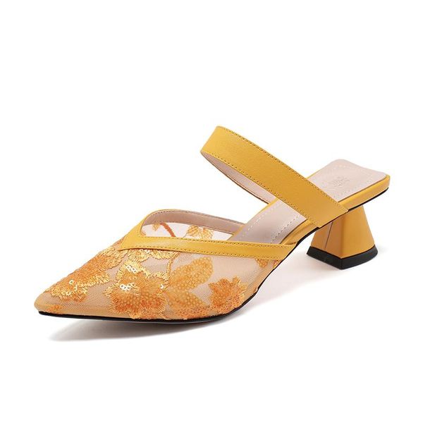 elegant poined toe ladies slippers embroider genuine leather med heels pumps summer new quality wedding prom shoes woman, Black
elegant poined toe ladies slippers embroider genuine leather med heels pumps summer new quality wedding prom shoes woman, Black