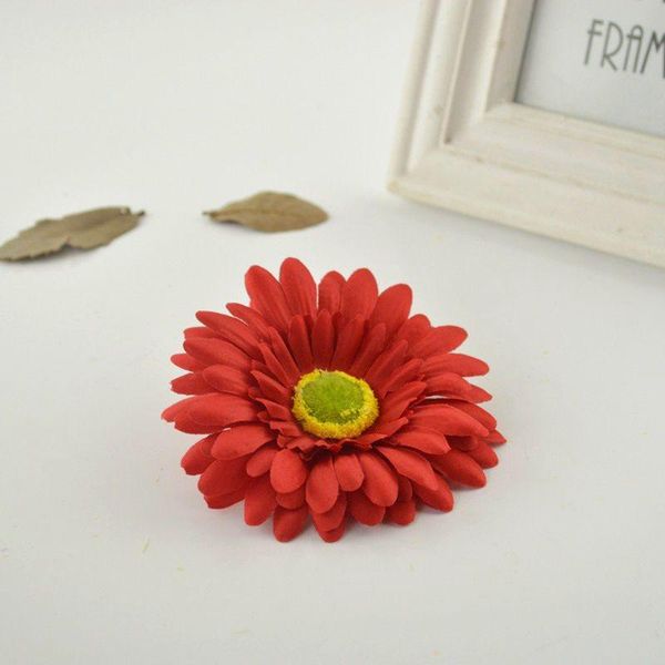 5 шт. шелковая гербера дейзи главы искусственные цветы для домашней свадьбы автомобильная вечеринка фестиваль декоративный diy венок материа
5 шт. шелковая гербера дейзи главы искусственные цветы для домашней свадьбы автомобильная вечеринка фестиваль декоративный diy венок материа