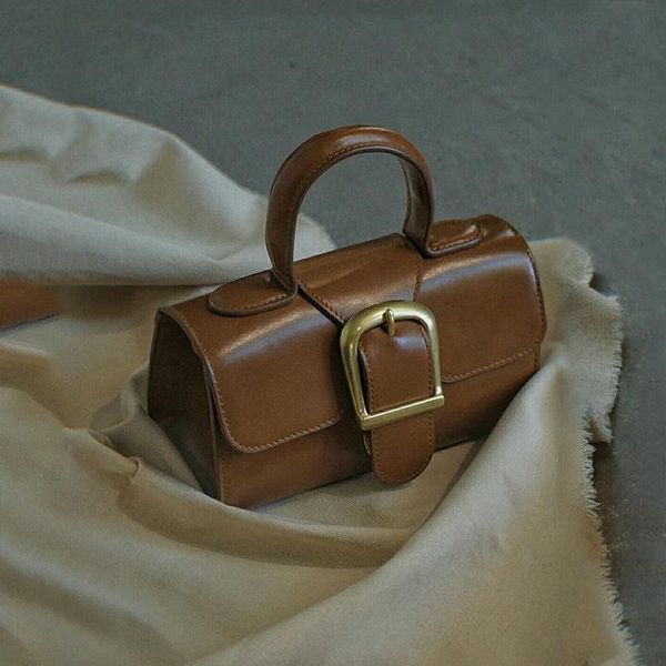 2021 new niche leather women's bag horseshoe buckle handbag simple straddle bag european and american retro horseshoe buckle
2021 new niche leather women's bag horseshoe buckle handbag simple straddle bag european and american retro horseshoe buckle