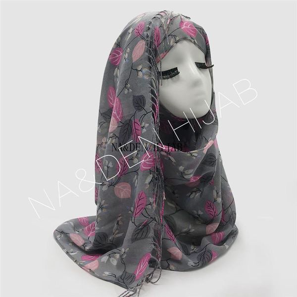 2021 new summer flower print striped maxi hijab plain scarf women shawl muslim shawl long soft muffler 12 color 10pcs/lot, Blue;gray
2021 new summer flower print striped maxi hijab plain scarf women shawl muslim shawl long soft muffler 12 color 10pcs/lot, Blue;gray