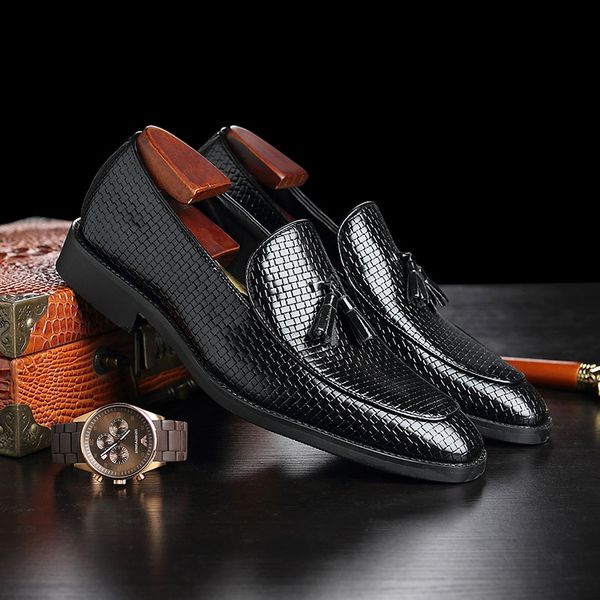 2020 men dress shoes vintage british style artificial leather slip on men wedding shoes tassel loafers, Black
2020 men dress shoes vintage british style artificial leather slip on men wedding shoes tassel loafers, Black