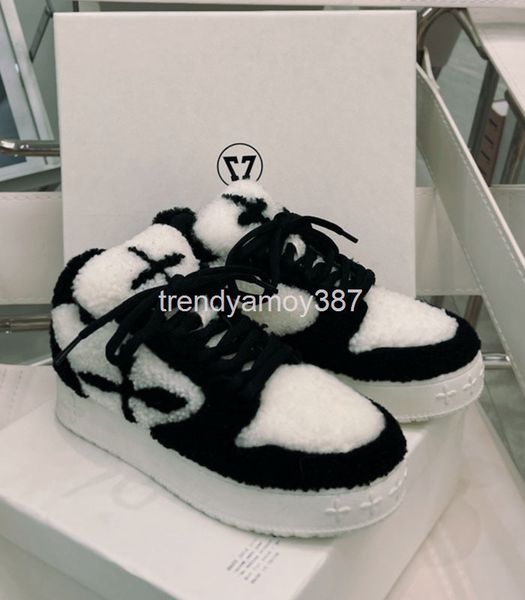 boots panda skateboard shoes wool comfortable black and white leisure thick soled warm panda outdoor cotton women
boots panda skateboard shoes wool comfortable black and white leisure thick soled warm panda outdoor cotton women