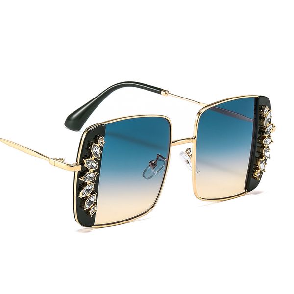 2021 luxury new design metal square pattern inlaid diamond sunglasses women fashion sun glasses, White;black 
2021 luxury new design metal square pattern inlaid diamond sunglasses women fashion sun glasses, White;black