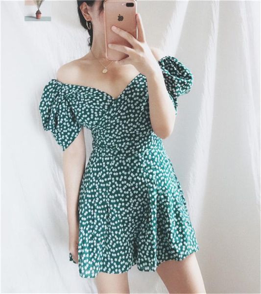 summer women fashion green floral print jumpsuits v neck chiffon short jumpsuit retro puff sleeve holiday beach bodysuits1, Black;white
summer women fashion green floral print jumpsuits v neck chiffon short jumpsuit retro puff sleeve holiday beach bodysuits1, Black;white