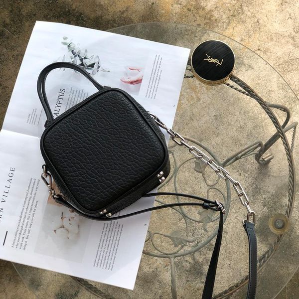 женская сумка высокого качества овчины одного плеча маленький квадрат packg черная сумка
женская сумка высокого качества овчины одного плеча маленький квадрат packg черная сумка