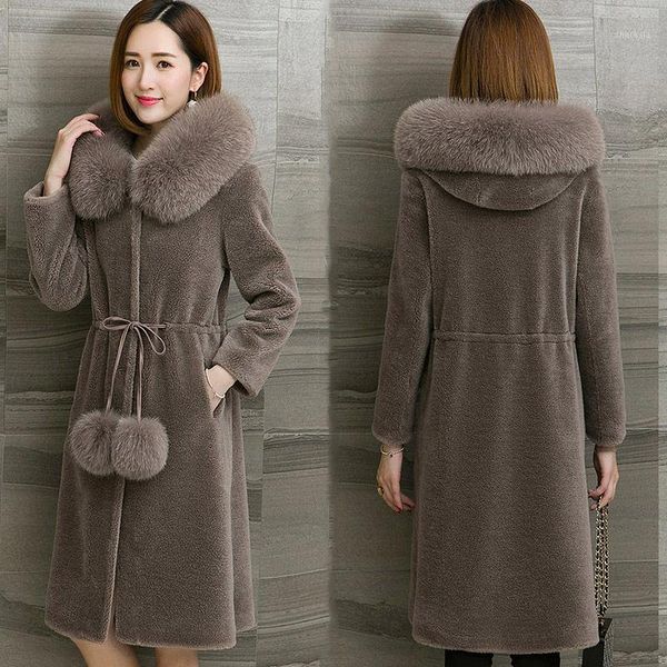 women 2020 winter 100% wool jacket real fur coat female sheep shearling overcoat with natural fur collar hooded outwear l7161, Black
women 2020 winter 100% wool jacket real fur coat female sheep shearling overcoat with natural fur collar hooded outwear l7161, Black
