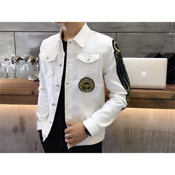 2021 the new handsome male cowboy clothes hip hop jeans man's spring new turn-down style collar denim jacket j7t3, Black;brown
2021 the new handsome male cowboy clothes hip hop jeans man's spring new turn-down style collar denim jacket j7t3, Black;brown