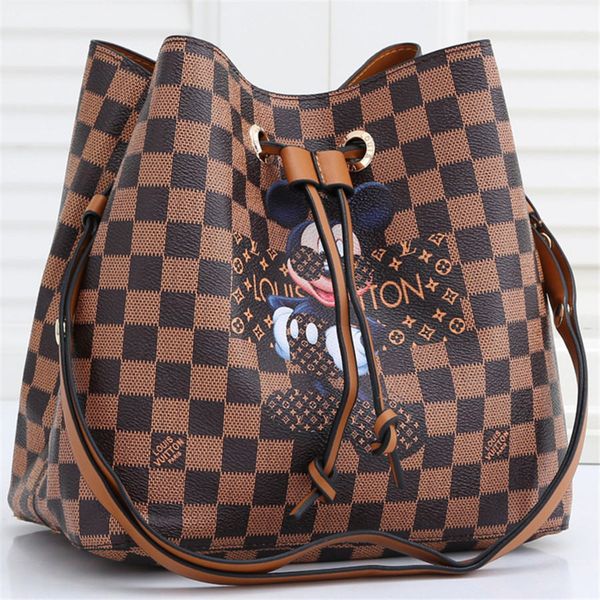 lv louis vitton 2021 lady luxury designers handbag and men backpack crossbody bag womens bags totes card coin purse wallet 
lv louis vitton 2021 lady luxury designers handbag and men backpack crossbody bag womens bags totes card coin purse wallet