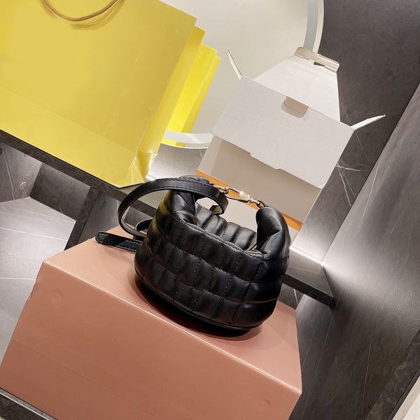 luxury designer leather bags women retro woven handbag lady crossbody waterproof shoulder bag tote wallet high-quality
luxury designer leather bags women retro woven handbag lady crossbody waterproof shoulder bag tote wallet high-quality