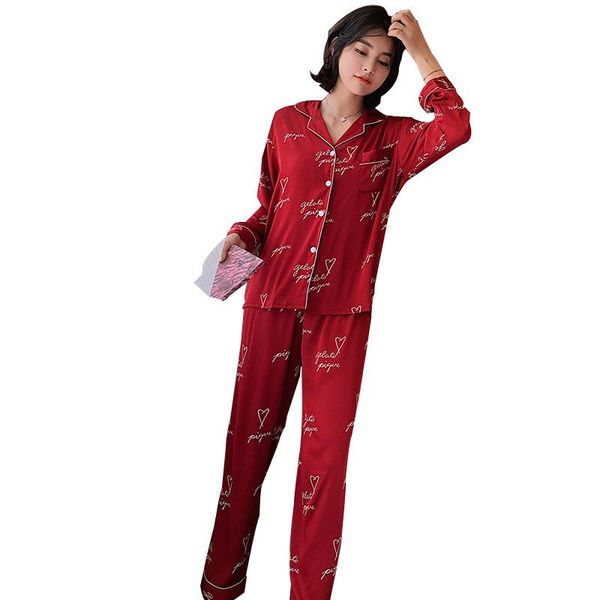 2020 spring, summer and autumn new style pajamas women's ice silk long sleeve letter leisure and comfortable home wear set, Black;brown
2020 spring, summer and autumn new style pajamas women's ice silk long sleeve letter leisure and comfortable home wear set, Black;brown