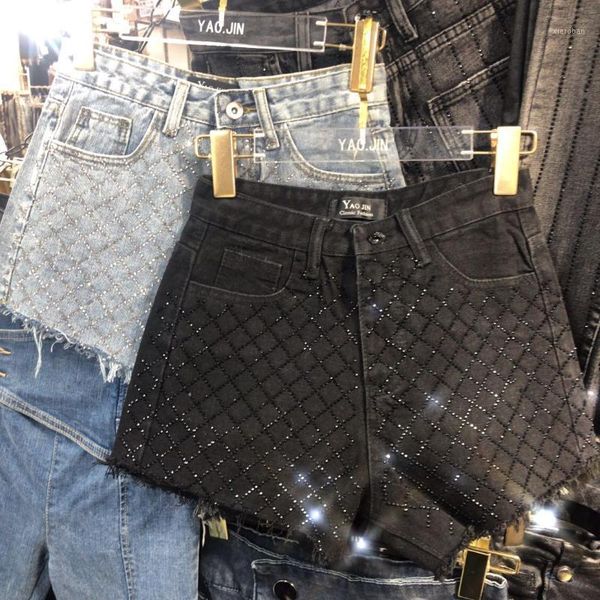 new fashion summer vintage washed broken edge heavy work rhombic drilling denim shorts women students jeans shorts1, White;black
new fashion summer vintage washed broken edge heavy work rhombic drilling denim shorts women students jeans shorts1, White;black
