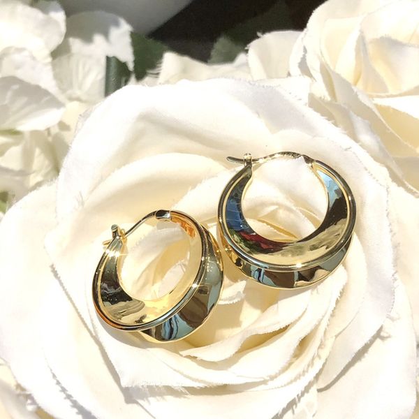 the new artistic sense of gloss earrings brass material engraving pattern design simple and personalized wild round earrings ing, Red;brown
the new artistic sense of gloss earrings brass material engraving pattern design simple and personalized wild round earrings ing, Red;brown