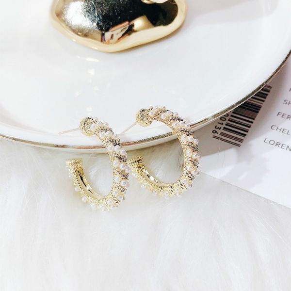 new arrival fashion earring classic metal round women hoop earrings female simple super pearl semi-circular earrings korean jewelry, Golden;silver
new arrival fashion earring classic metal round women hoop earrings female simple super pearl semi-circular earrings korean jewelry, Golden;silver
