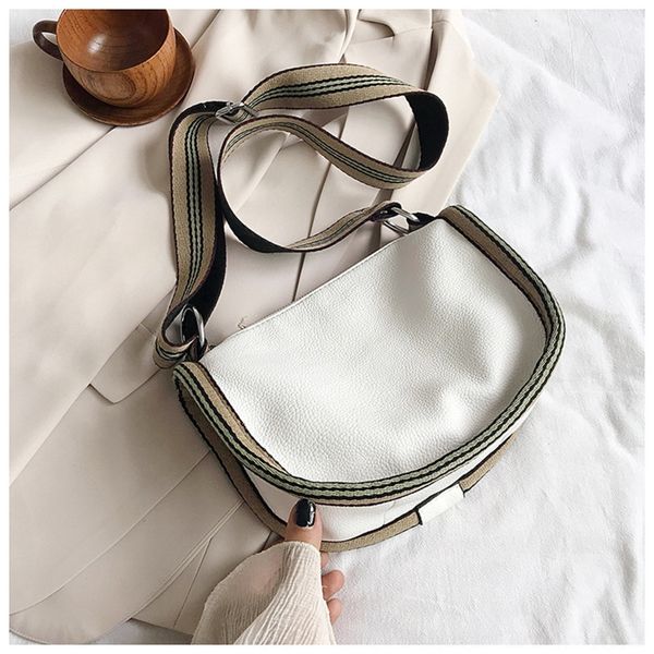 veu9r women's 2020 new fashion simple messenger saddle pu trend versatile bag saddle wide shoulder strap shoulder bag m883h
veu9r women's 2020 new fashion simple messenger saddle pu trend versatile bag saddle wide shoulder strap shoulder bag m883h