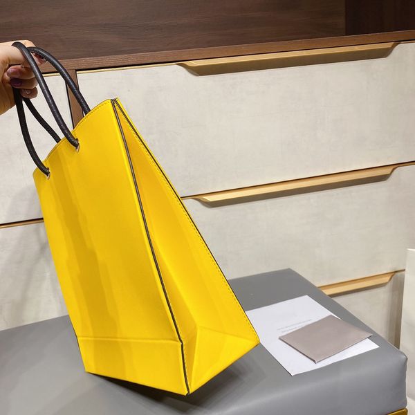 new tote luxury retro 3a classic brand 29cm*28cm black shopping bag leather large capacity handbag ladies shoulder bag
new tote luxury retro 3a classic brand 29cm*28cm black shopping bag leather large capacity handbag ladies shoulder bag