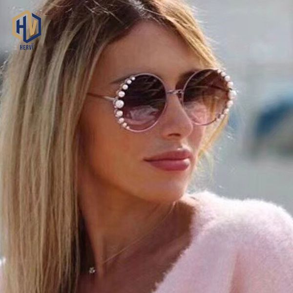 venetian round gradient pearl sunglasses women brand eyewear fashion design metal frame sun glasses, White;black
venetian round gradient pearl sunglasses women brand eyewear fashion design metal frame sun glasses, White;black