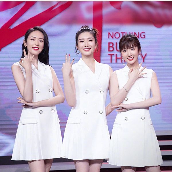 only 30 stars the same style of mao xiaotong jiang shuying white double breasted suit dress collar sleeveless pleated dress female hgxpo hgx, Black;gray
only 30 stars the same style of mao xiaotong jiang shuying white double breasted suit dress collar sleeveless pleated dress female hgxpo hgx, Black;gray