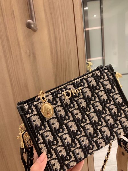 designer crossbody bag designer luxury handbag purses womens bags with letter fashion womens bag classic black and pink color 566
designer crossbody bag designer luxury handbag purses womens bags with letter fashion womens bag classic black and pink color 566