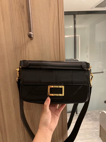 handbags relief baguette handbag shoulder bag fashion crossbody bag purses with box 25cm
handbags relief baguette handbag shoulder bag fashion crossbody bag purses with box 25cm