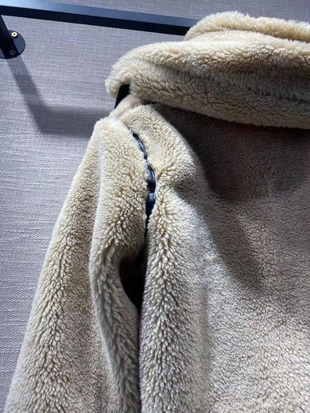 women's jackets yu shuxin's same patads french autumn / winter 2021 loose and thickened fur one piece for women, Black;brown
women's jackets yu shuxin's same patads french autumn / winter 2021 loose and thickened fur one piece for women, Black;brown