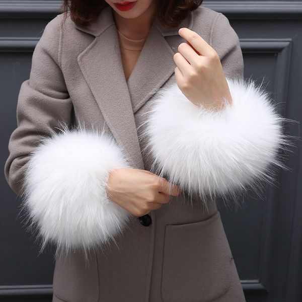 cuff-like fur glove, windproof cuff sleeve, bracelet, fox-like hair cute wrist sleeve winter women 201019, Blue;gray
cuff-like fur glove, windproof cuff sleeve, bracelet, fox-like hair cute wrist sleeve winter women 201019, Blue;gray