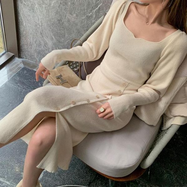 one piece winter women sweater dress elegant square collar slim women knitted dress vintage female long sleeve knit midi dresses, Black;gray
one piece winter women sweater dress elegant square collar slim women knitted dress vintage female long sleeve knit midi dresses, Black;gray