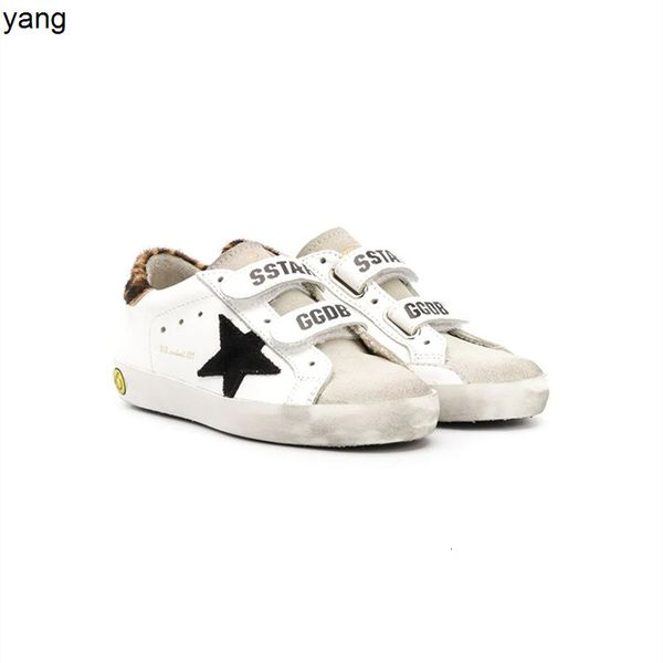 new products in autumn and winter old dirty parent child children's casual board shoes velcro horse hair rear end
new products in autumn and winter old dirty parent child children's casual board shoes velcro horse hair rear end