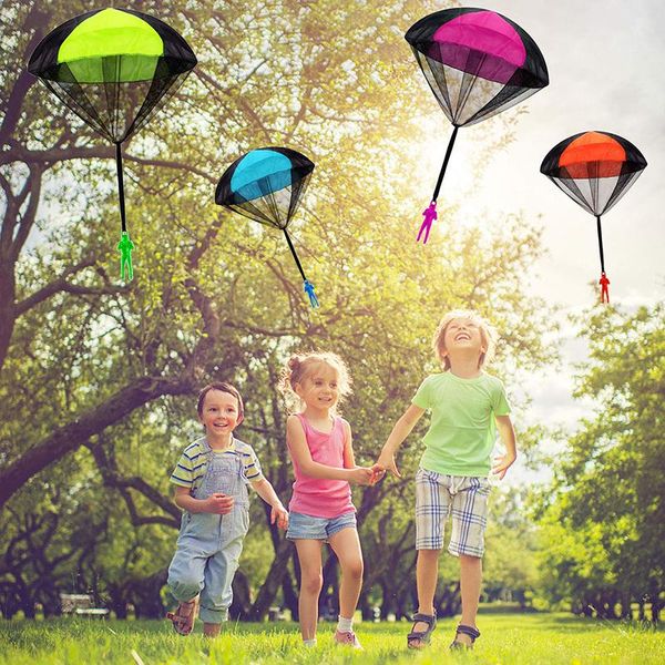 ручной метательный мини солдат с парашютом смешные игрушки kid открытый игры играть в обучающие игрушки fly парашютного спорта для детей игр
ручной метательный мини солдат с парашютом смешные игрушки kid открытый игры играть в обучающие игрушки fly парашютного спорта для детей игр