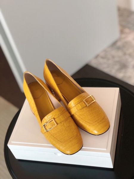 leather soles women dress shoes fashion designer genuine leather alligator pattern chunky heels light and handy beautiful high quality, Black
leather soles women dress shoes fashion designer genuine leather alligator pattern chunky heels light and handy beautiful high quality, Black